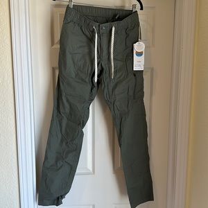 Vuori mens Ripstop pants New with tags - army green size Small